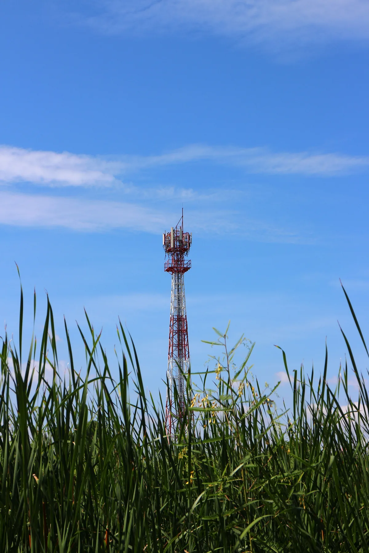 Telecommunications tower